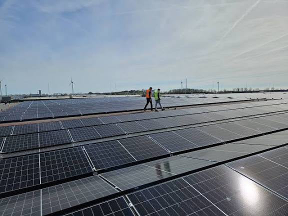 Lenovo and Schneider Electric Drive Industrial Decarbonization Across the IT Channel